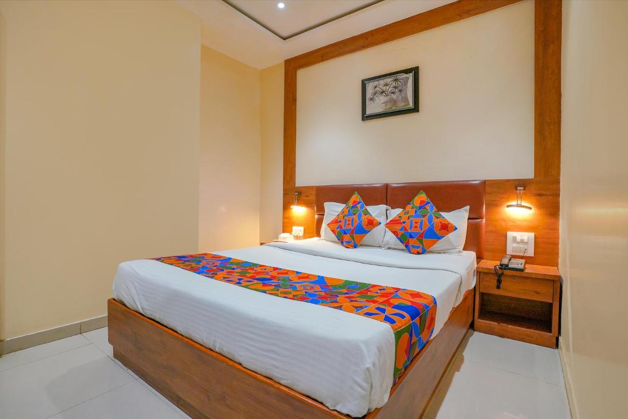 Hotel Fabexpress Colaba Grand Mumbai Exterior foto